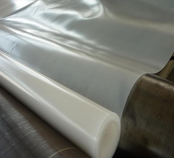 蜜桃精品成人影片产品HDPE防渗膜的铺设及裁剪要求