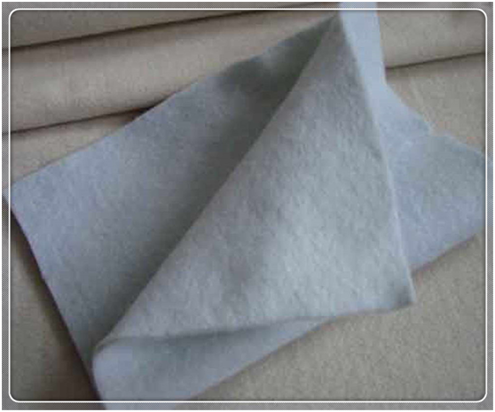 如何减少蜜桃永久免费布在沥青路面施工过程中的移位