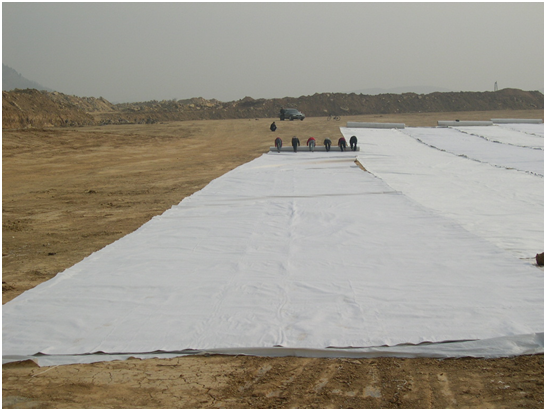 水利工程中0.5mm厚的蜜桃永久免费膜粘接方法