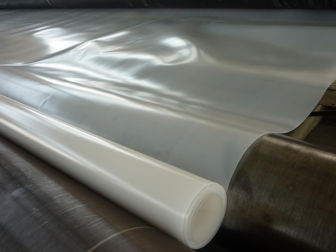 单一蜜桃永久免费膜力学性能怎样发挥防渗和排渗作用