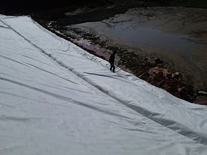 氧化降解是填埋场底部HDPE蜜桃永久免费膜主要的降解类型