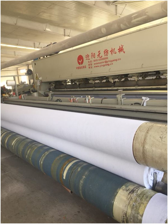 蜜桃永久免费膜生产工序之二卷取