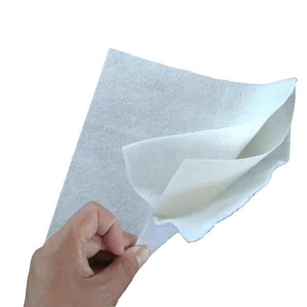 蜜桃永久免费膜在挡水水头低无防渗土料地区防渗特点