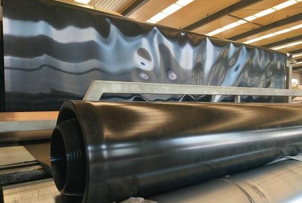 减少HDPE蜜桃永久免费膜渗漏的碎石施工要点