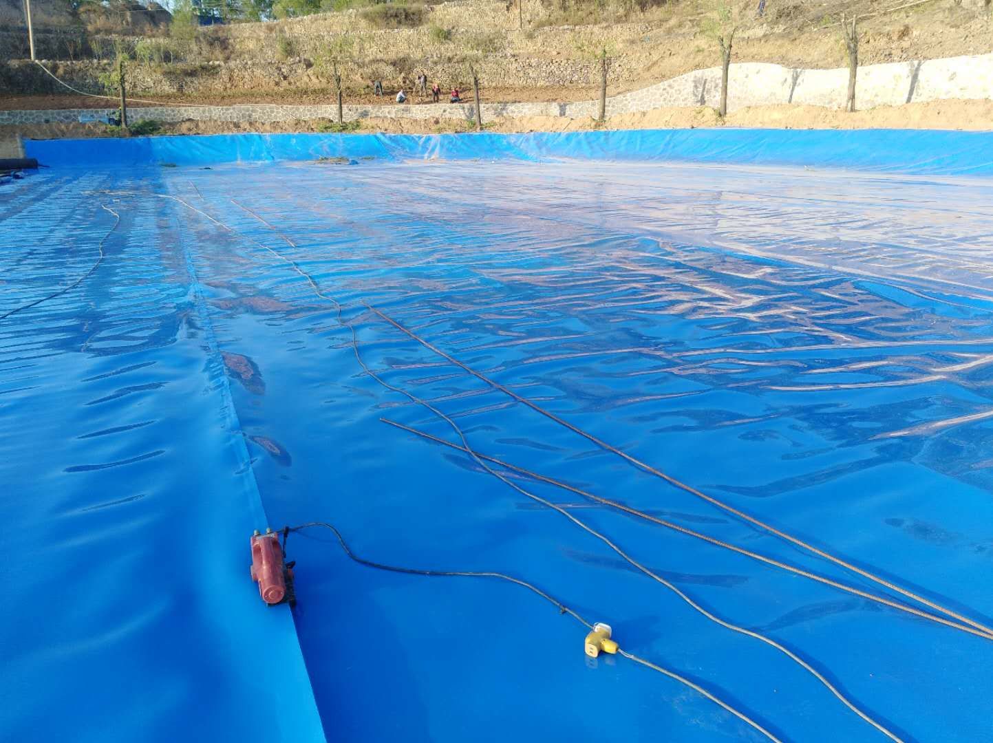 水库大坝铺设蜜桃永久免费膜首先要考虑的理论因素