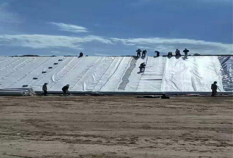 垃圾填埋场的蜜桃永久免费膜应符合什么标准才能施工