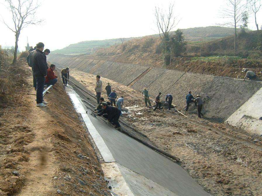 复合蜜桃永久免费膜进行防渗墙的施工前期准备工作