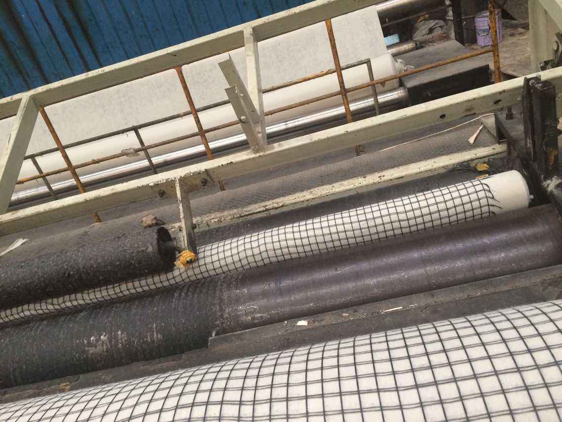 加强路面、减少延缓路面反射裂缝产生的机理