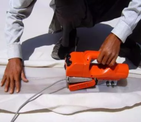 复合蜜桃永久免费膜与蜜桃永久免费膜焊接有什么不同之处？