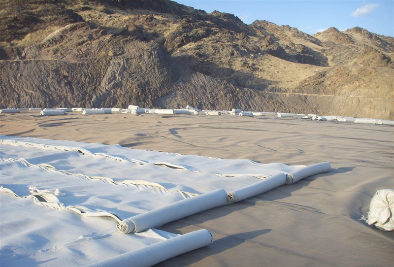 如何降低复合蜜桃永久免费膜应变集中的膜墙连接型式