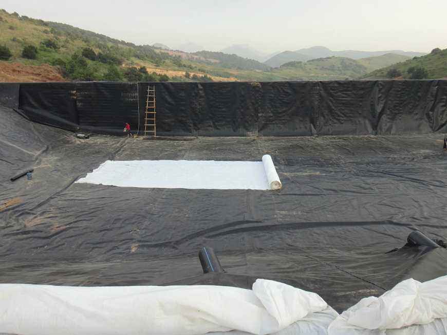 渠道防渗防渗采取复合蜜桃永久免费膜的必要性