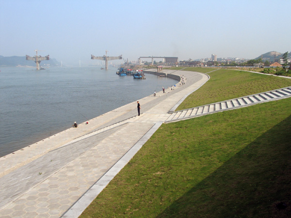 蜜桃永久免费膜防渗体与周围的建筑物连接施工工作